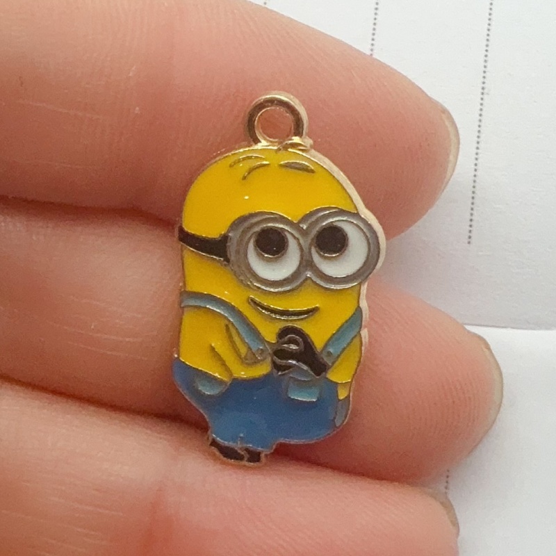 Pendentif en alliage à motif d - Party Games Game avis et prix