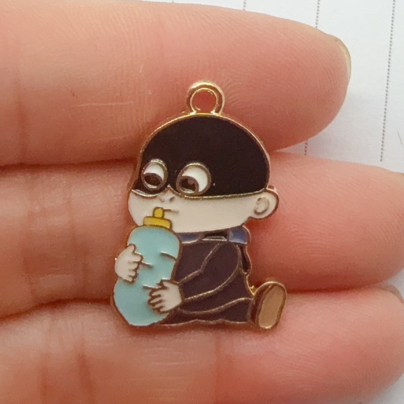 Pendentif en alliage à motif d - Party Games Game avis et prix