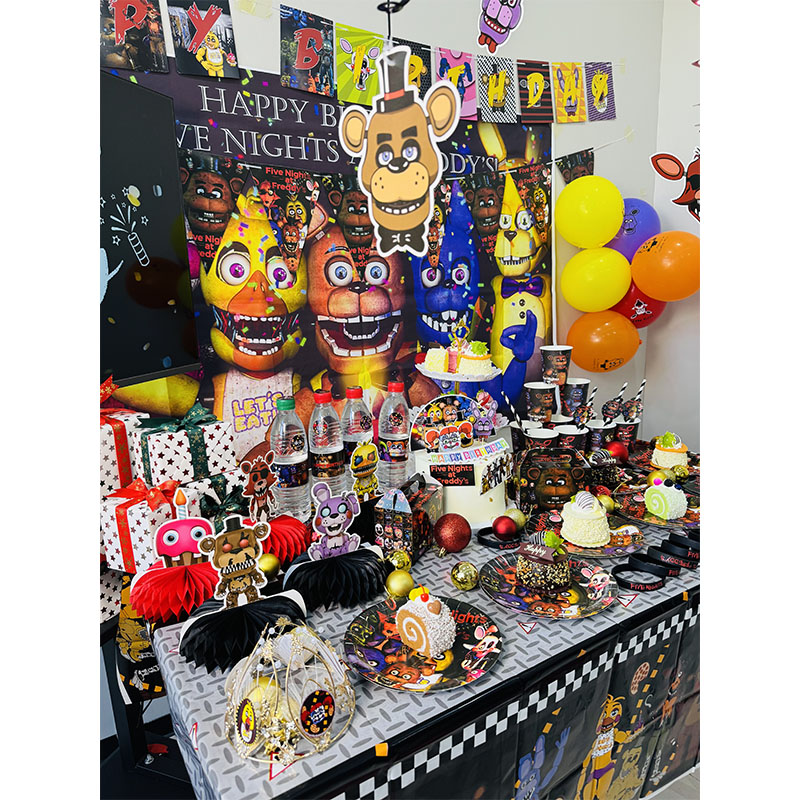 Assiettes en papier, gobelets  - Party Games At Wedding avis et prix